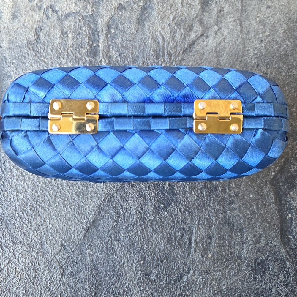Vintage La Regale Blue Satin Woven Clutch with Strap Gold Hardware Magnetic Snap - Picture 10 of 15